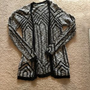 Black/gray open sweater